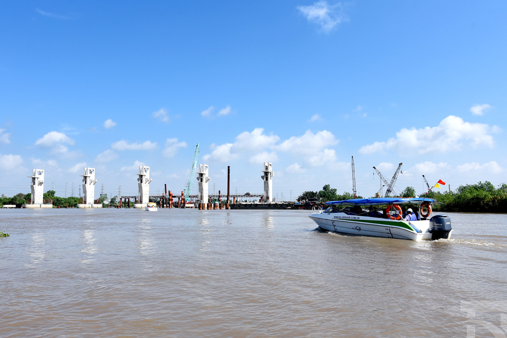 TÂN CHỦ TỊCH HĐND TP. HCM THỊ SÁT DỰ ÁN CHỐNG NGẬP NGĂN TRIỀU