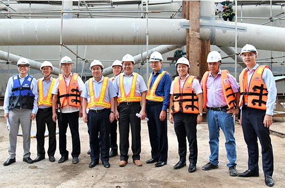 LEADERS OF People's Committee of Ho Chi Minh City SURVEY THE ANTI FLOODING PROJECT