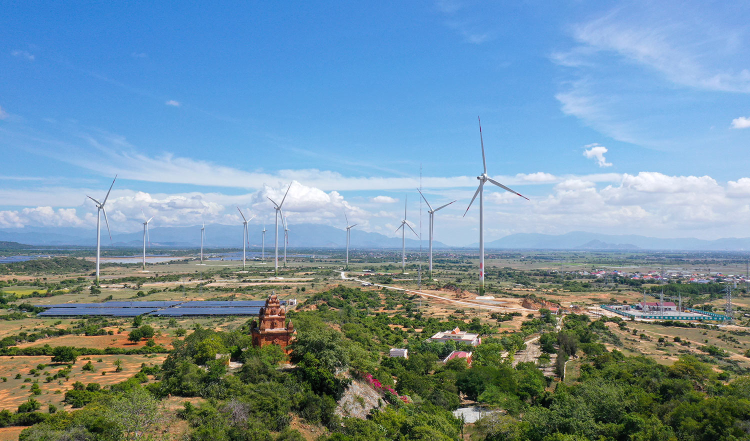 TRUNG NAM HOÀN THÀNH CHIẾN DỊCH 200MW GIÓ VÀ 650MW MẶT TRỜI TẠI NINH THUẬN