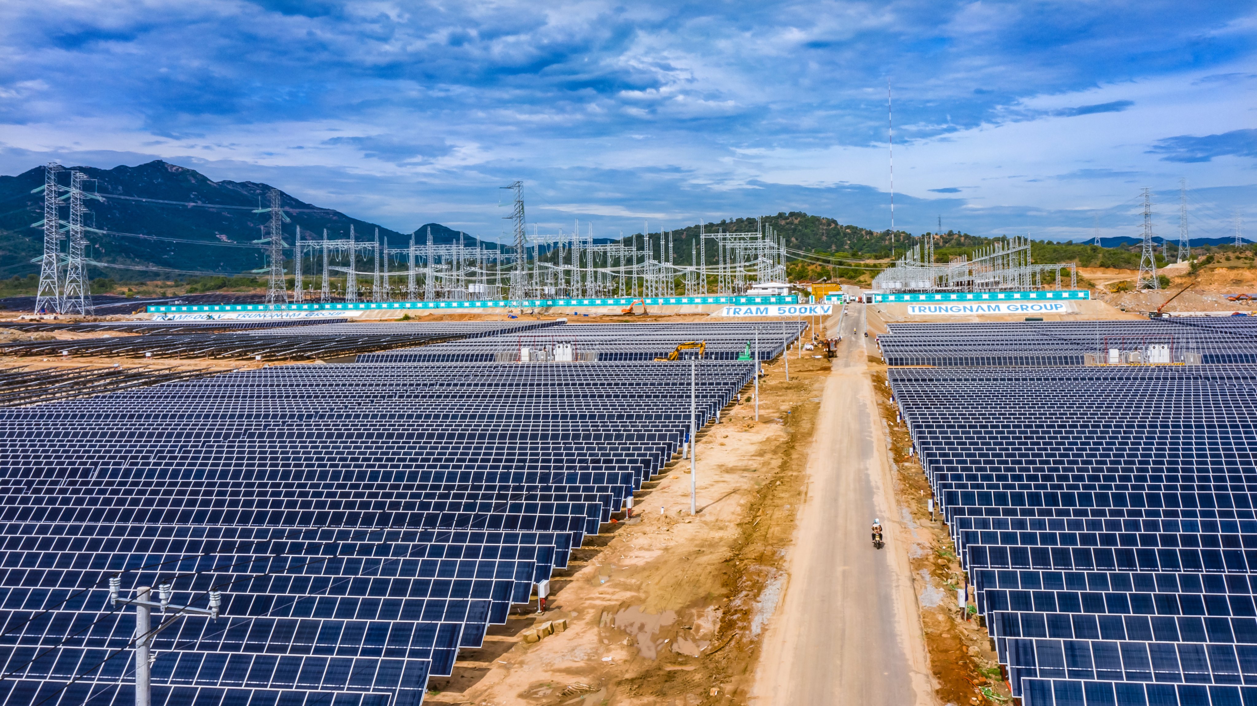 TRUNG NAM'S POWER - THUAN NAM SOLAR POWER FACTORY 450MW IS STILL MODIFIED!