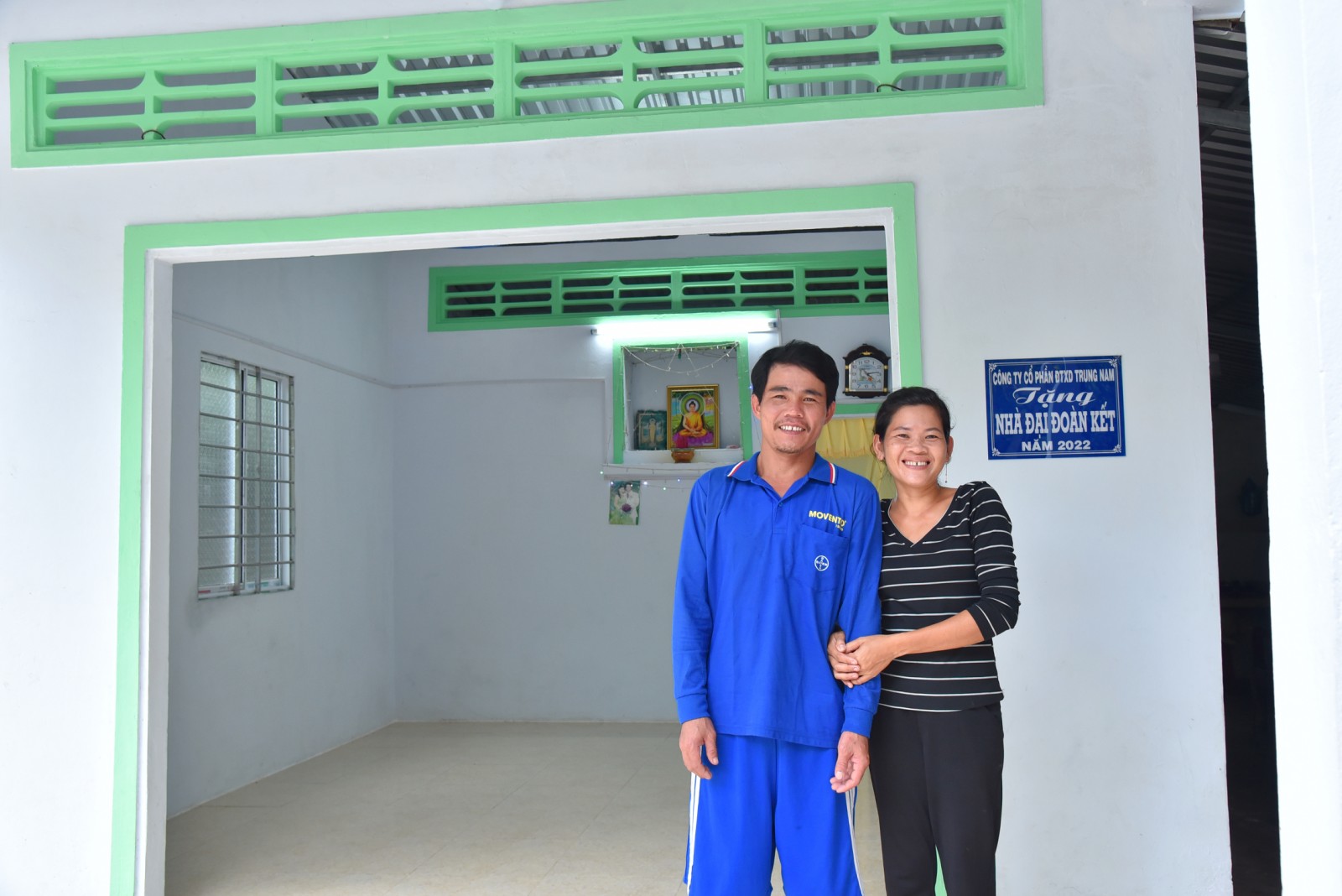 BUILDING A HOUSE OF GREAT UNITY IN VINH LONG