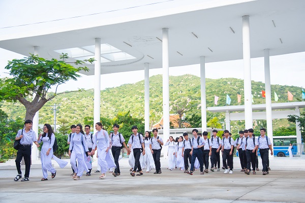TRƯỜNG THCS & THPT ĐẶNG CHÍ THANH (NINH THUẬN)