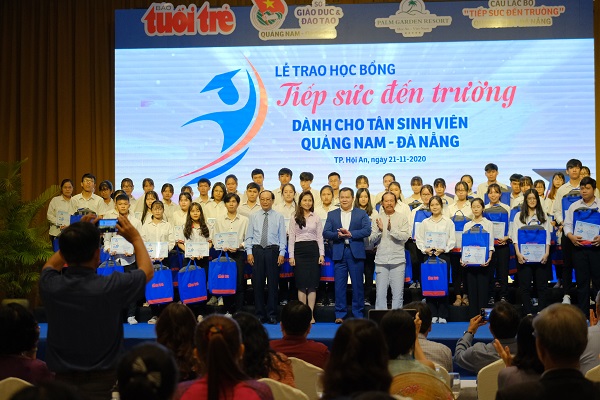 HỌC BỔNG TIẾP SỨC ĐẾN TRƯỜNG