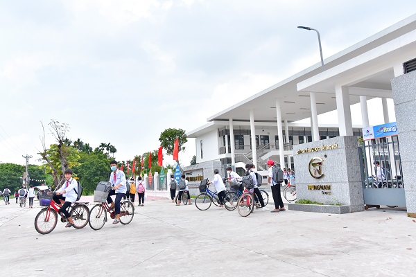 TRƯỜNG THCS VĂN LÝ (HÀ NAM)