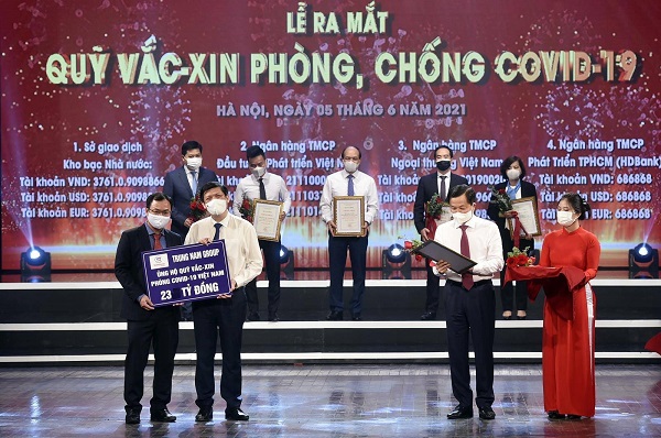 ỦNG HỘ 1 TRIỆU USD QUỸ VACCINE COVID-19