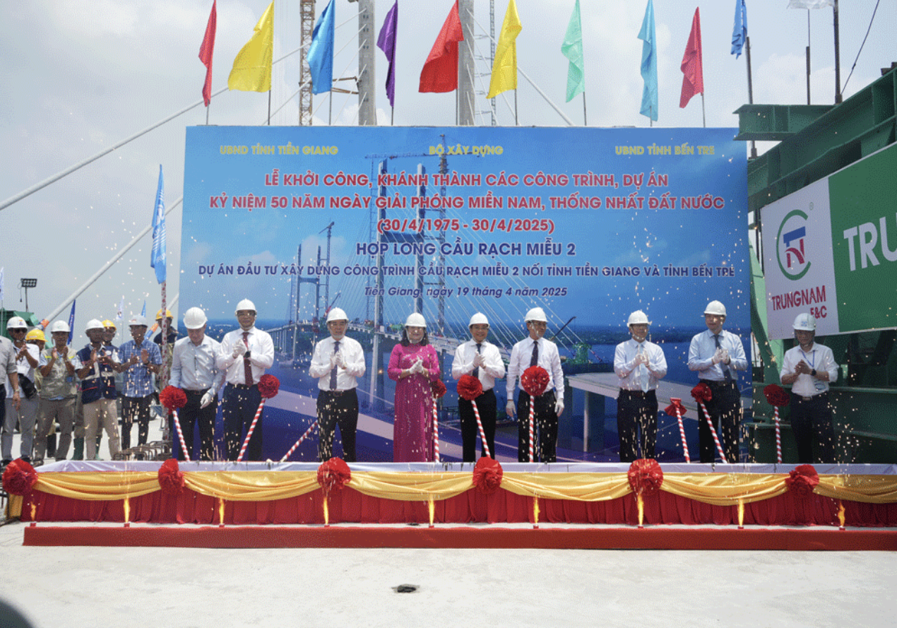RACH MIEU 2 BRIDGE CONNECTING TIEN GIANG AND BEN TRE COMPLETED THE MAIN SPAN CLOSURE