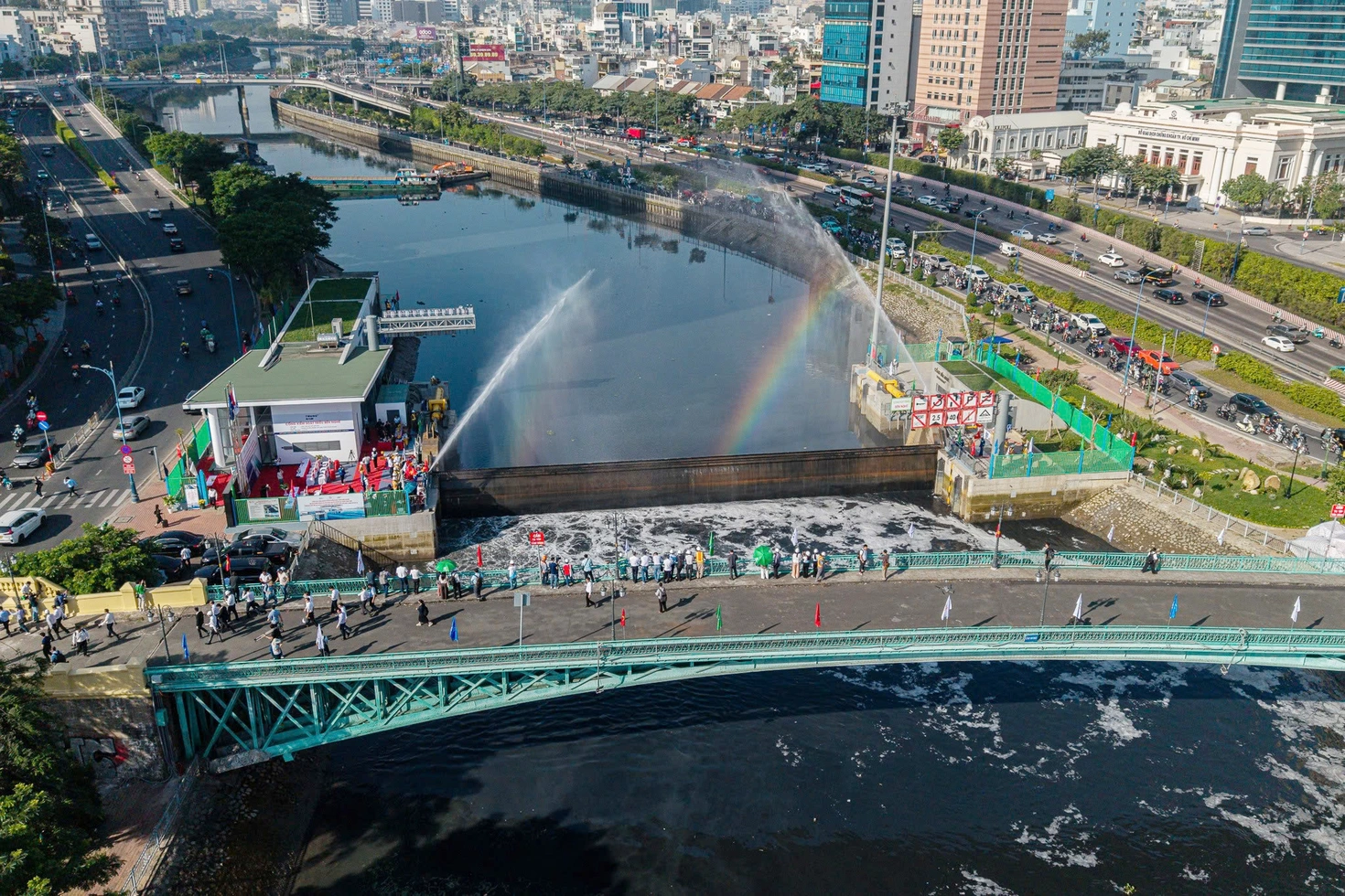 HO CHI MINH CITY RESUMES OPERATION OF BEN NGHE SLUICE, RESTARTS VND 10,000 BILLION TIDAL FLOOD CONTROL PROJECT