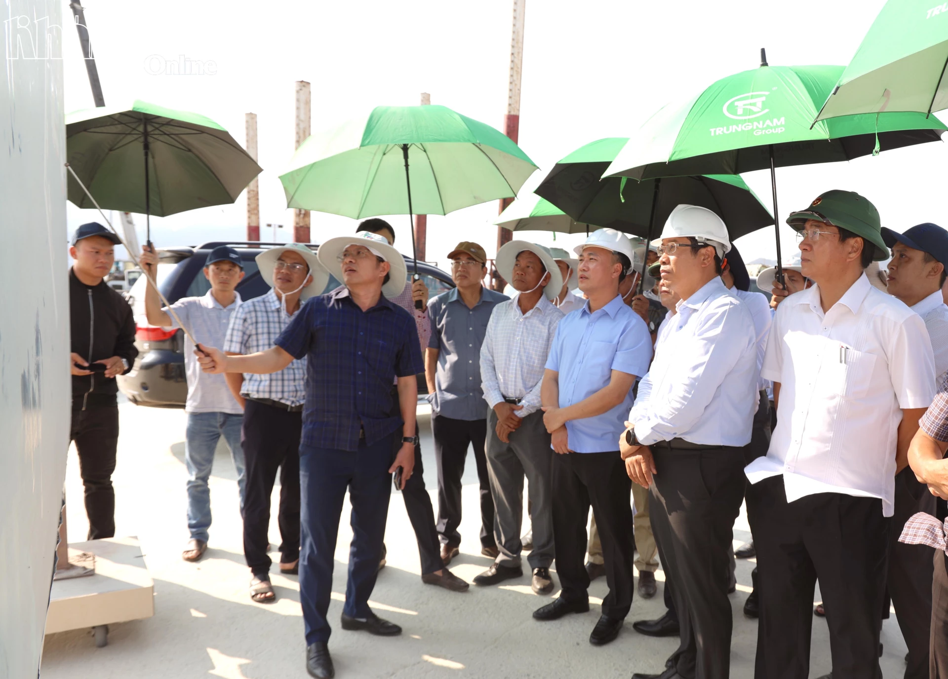 PROVINCIAL LEADERS INSPECT PROGRESS OF THE CA NA GENERAL PORT
