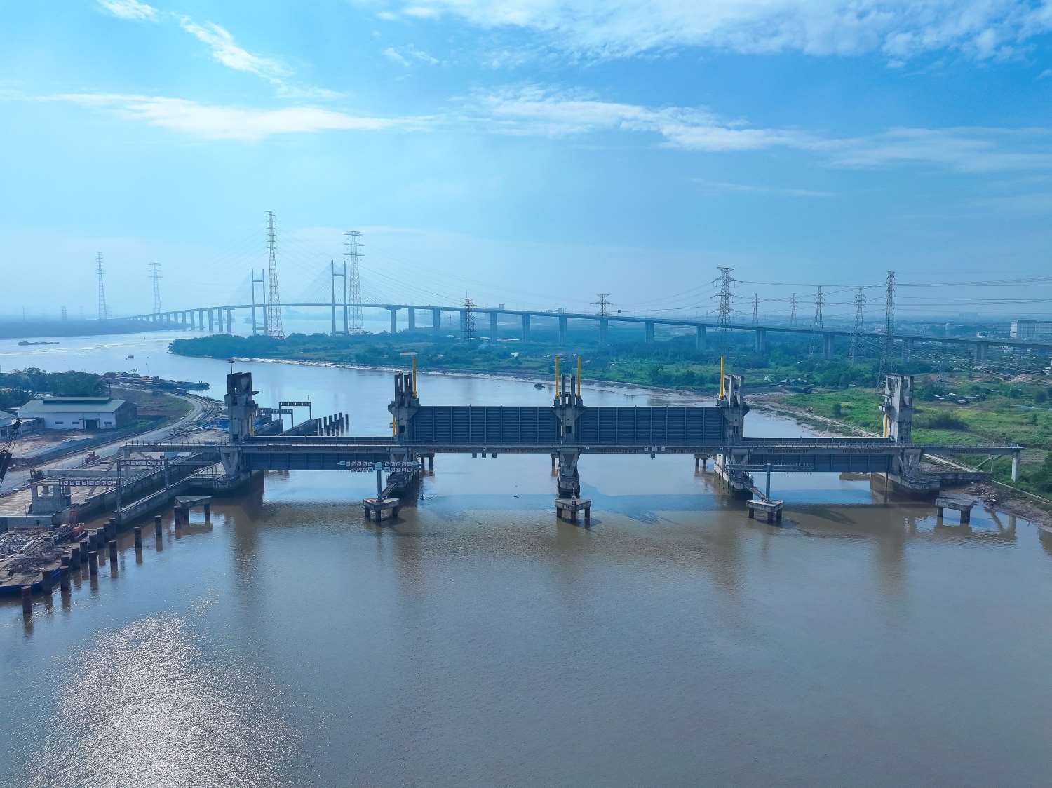 PROGRESS OF THE VND 10,000 BILLION TIDAL CONTROL PROJECT TO REDUCE FLOODING IN HO CHI MINH CITY