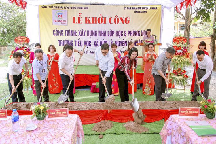 TRUNGNAM GROUP SPONSORS VND 10 BILLION FOR HOP LY AND DUC LY PRIMARY SCHOOL.